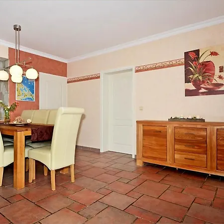 Holiday home 2 *